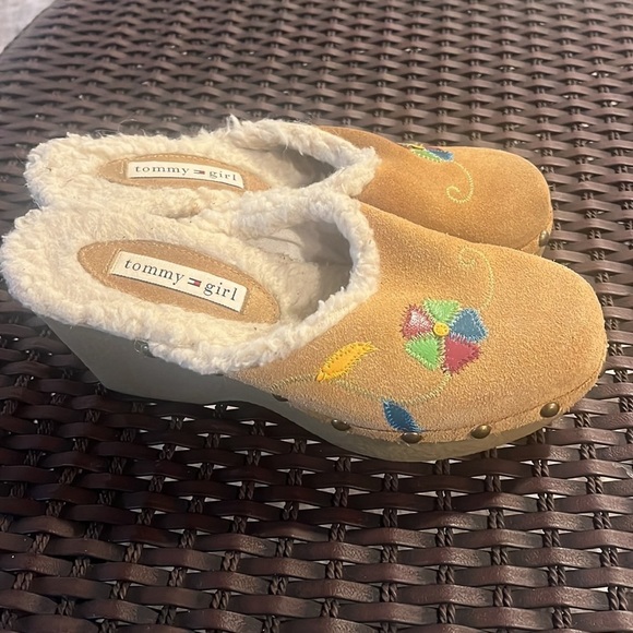 Vintage Tommy Girl Suede Clog Wedge Mules Faux Shearling Embroidered Floral 8 - Picture 6 of 9